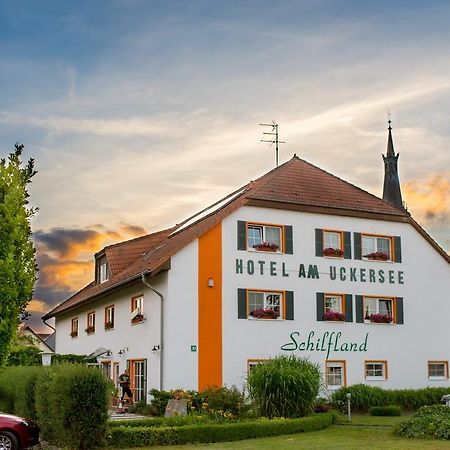Hotel Am Uckersee Röpersdorf エクステリア 写真