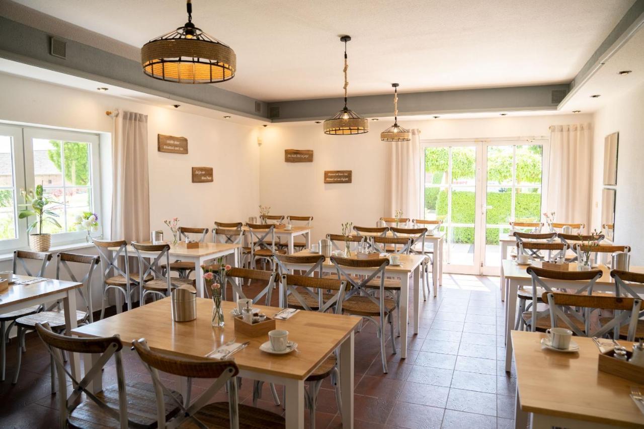 Hotel Am Uckersee Röpersdorf エクステリア 写真