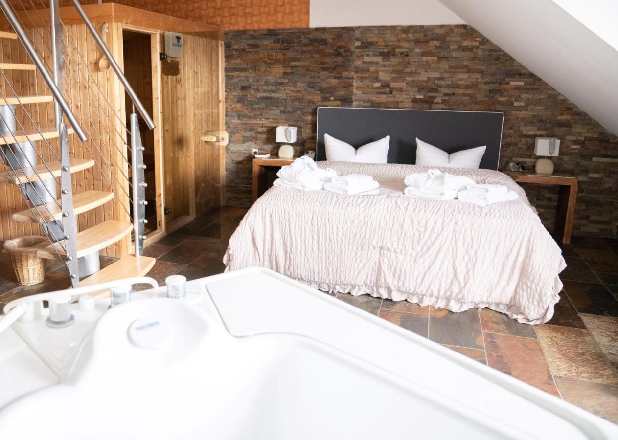Hotel Am Uckersee Röpersdorf エクステリア 写真