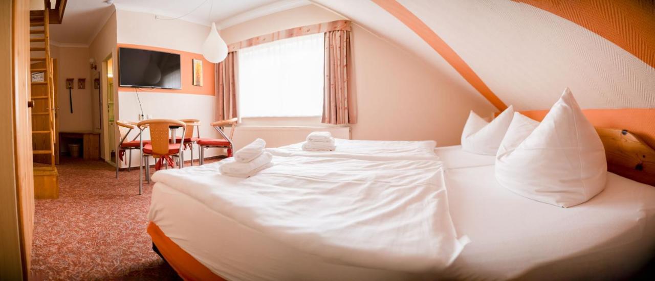 Hotel Am Uckersee Röpersdorf エクステリア 写真