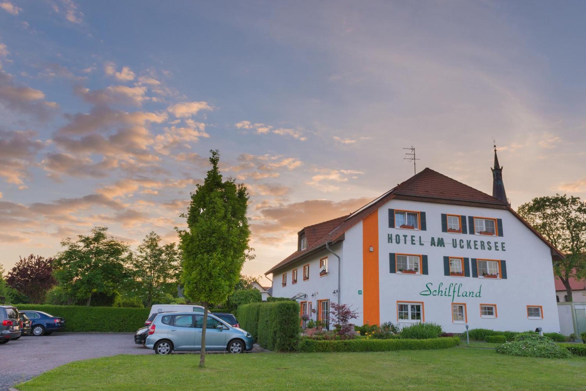 Hotel Am Uckersee Röpersdorf エクステリア 写真