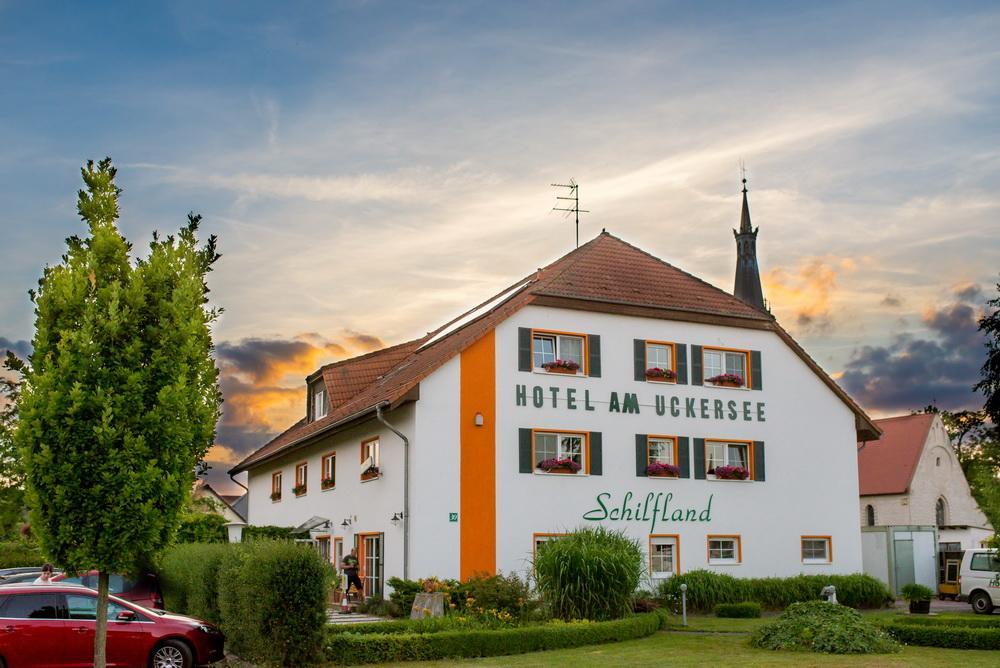 Hotel Am Uckersee Röpersdorf エクステリア 写真